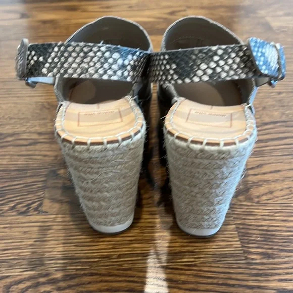 Dolce Vita Snake Suede Wedge. 7.5 - Picture 3 of 4